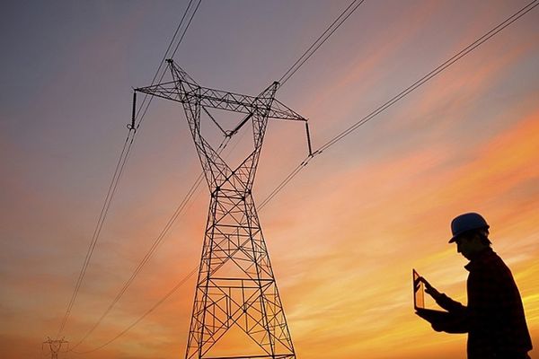 Iran unable to meet one-third of its power demand, warns industry chief