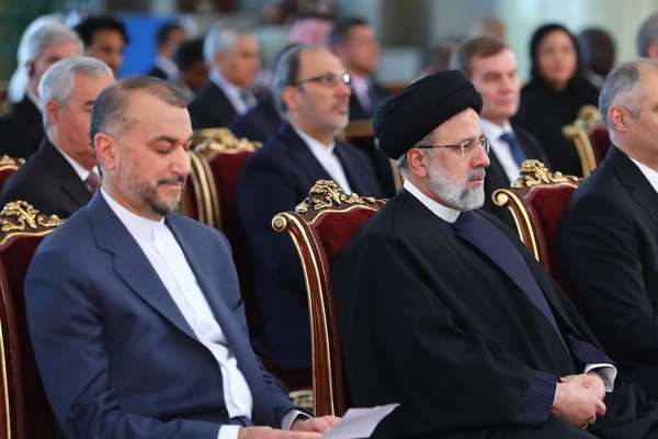 Observers In Iran Criticize Government Intransigence On All Fronts