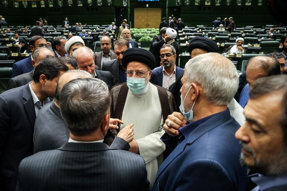 Iran Lawmakers Increase Attacks On Government, Demand Efficiency