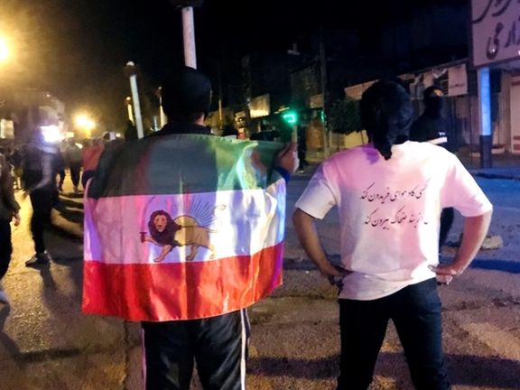 طالب بتنحي خامنئي وتشكيل مجلس انتقالي.. تهديد وتدخل أمني يمنع نشر بيان "جبهة الإصلاحات"