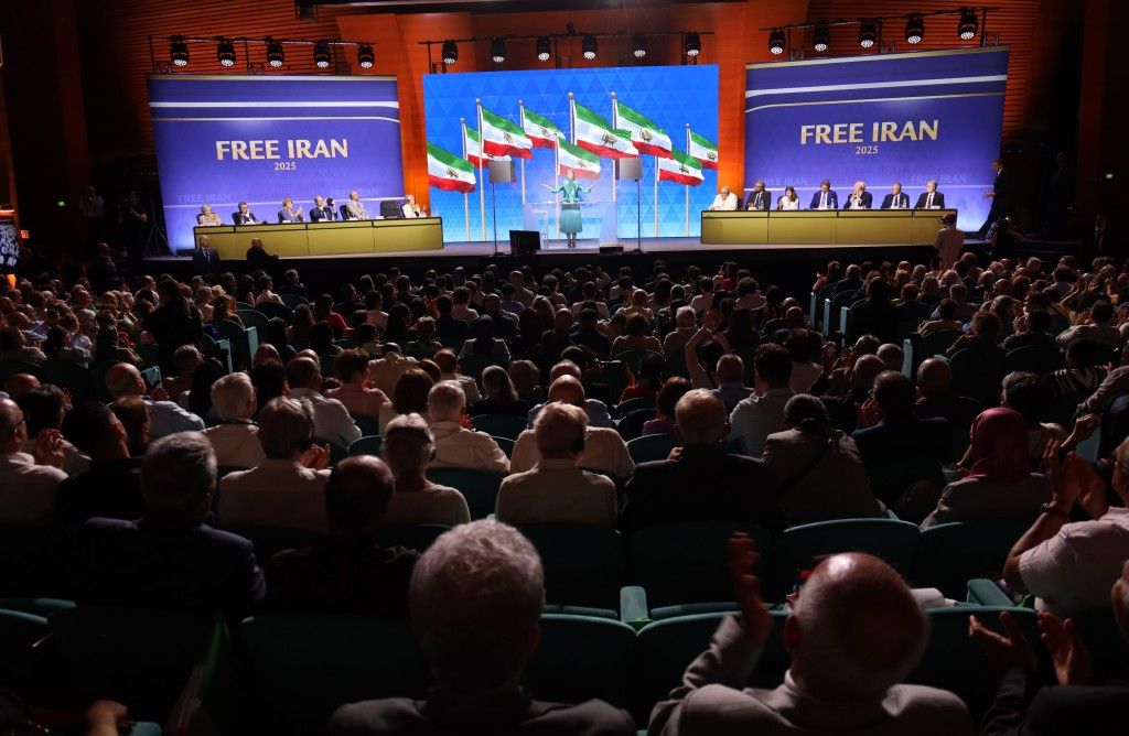 "المجلس الوطني للمقاومة الإيرانية" يجتمع في روما ويتعهد بإسقاط نظام طهران