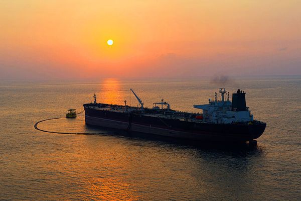 Iran rejects reports of declining oil exports