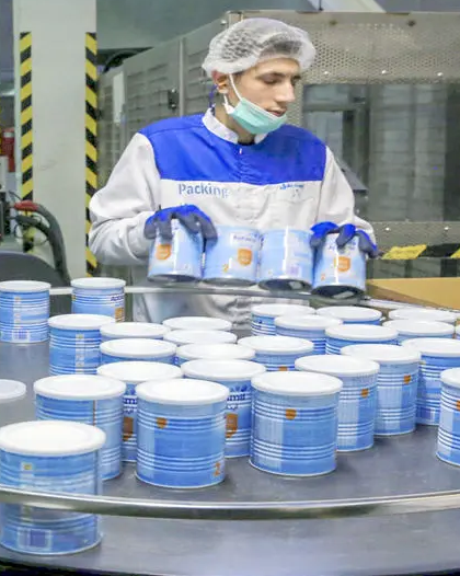 عضو کمیسیون بهداشت و درمان مجلس: همچنان با کمبود شیرخشک مواجهیم