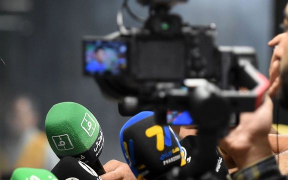 دفاعیه فدراسیون فوتبال از مصوبه خفقانآور؛ ورود موبایل نه، تصویربرداری و انتشار ممنوع است