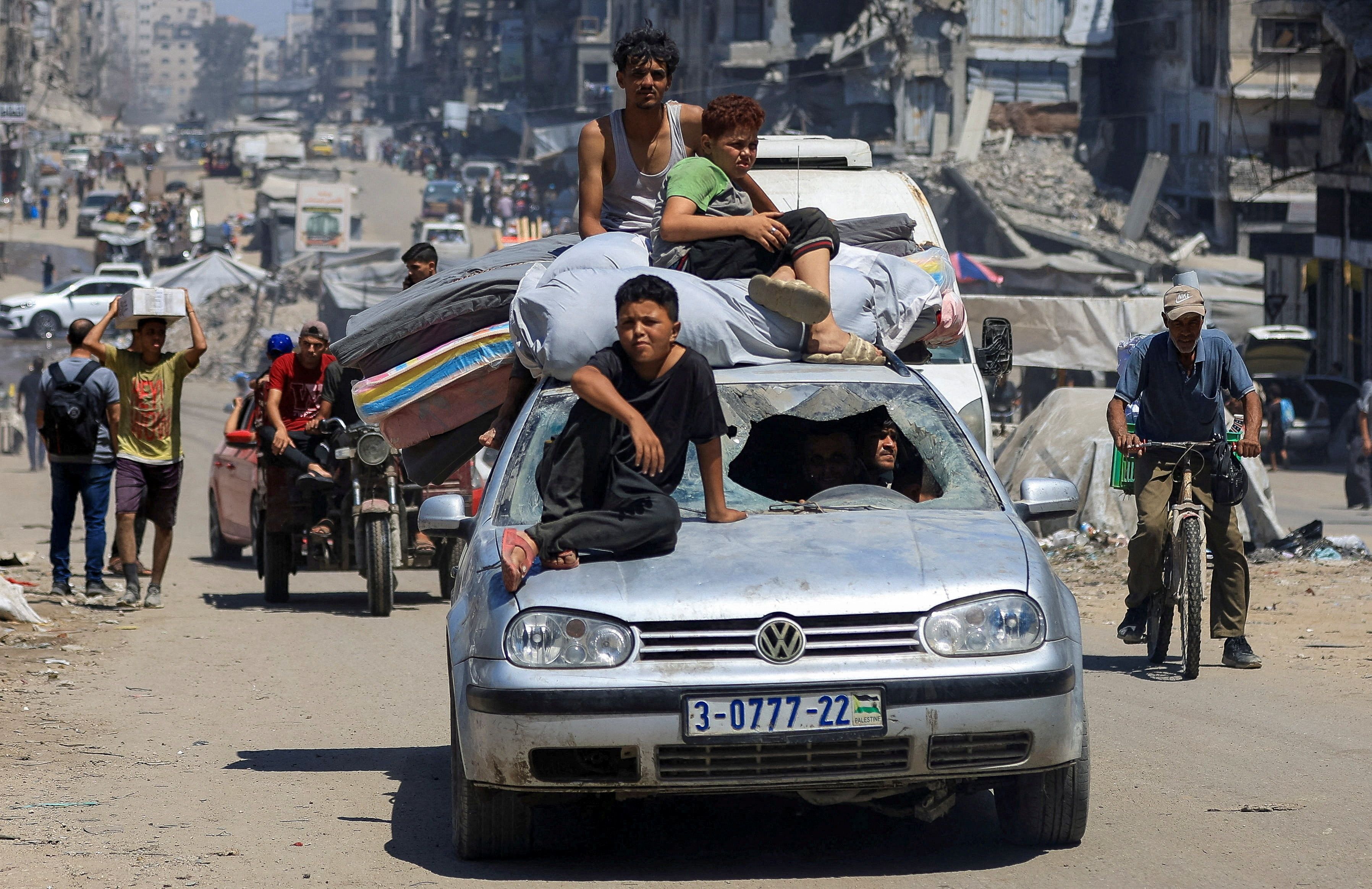 هاآرتص: کابینه اسرائیل آزادی گروگان‌ها را بررسی نمی‌کند و بر تصرف شهر غزه متمرکز است