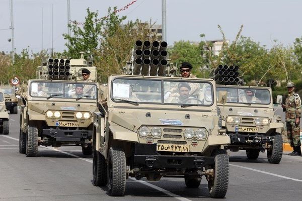 "فايننشال تايمز": معرض الأسلحة الإيراني يهدف إلى صرف الانتباه عن مكامن الضعف العسكري