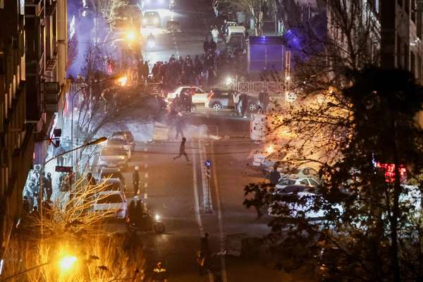شمار کشورهایی که خواستار خروج شهروندان خود از ایران هستند، افزایش یافت