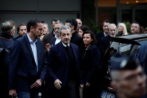 سارکوزی، رییسجمهوری که شعارش «سختگیری در برابر جرم در فرانسه» بود، زندانی شد