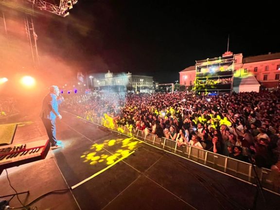 A concert by the Iranian pop singer Ebi