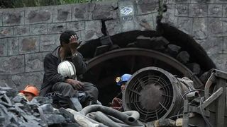 معدنچیان بدون حامی، حکومت پشتیبان کارفرمایان