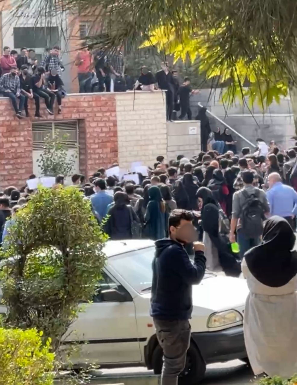 فریاد رسای مرگ بر دیکتاتور در دانشگاه‌ها؛ از تهران و یزد تا تبریز و اهواز و مازندران