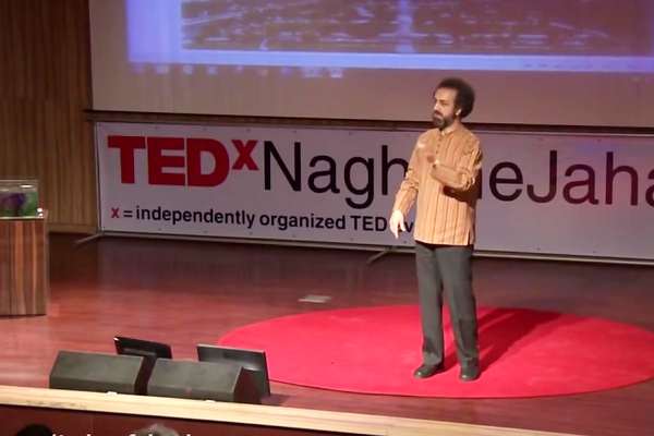 Academic Urges Iranians To Ignore The Regime, Help One Another