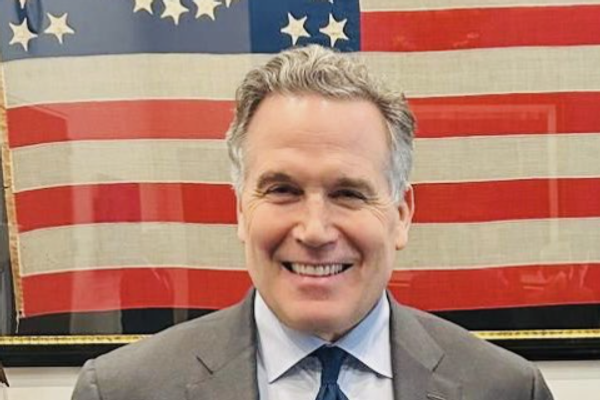 سناتور مککورمیک: ایرانیان به فشار حداکثری بر حکومت و حمایت حداکثری از مردم نیاز دارند