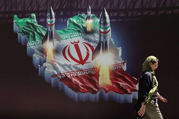 Iran will turn region into 'hell' if attacked, Guards commander warns