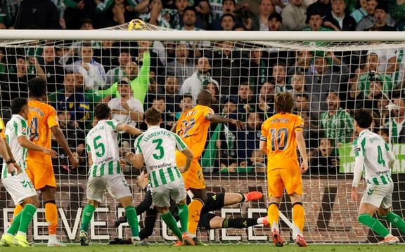 رئال بتیس ۲-۱ رئال مادرید؛ باران سویل امیدهای صدرنشینی تیم آنچلوتی را شُست و برد