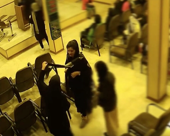 نشریه تایمز: تا ۴۵ دقیقه پس از افتادن مهسا امینی، ماموران آنرا جدی نمیگرفتند