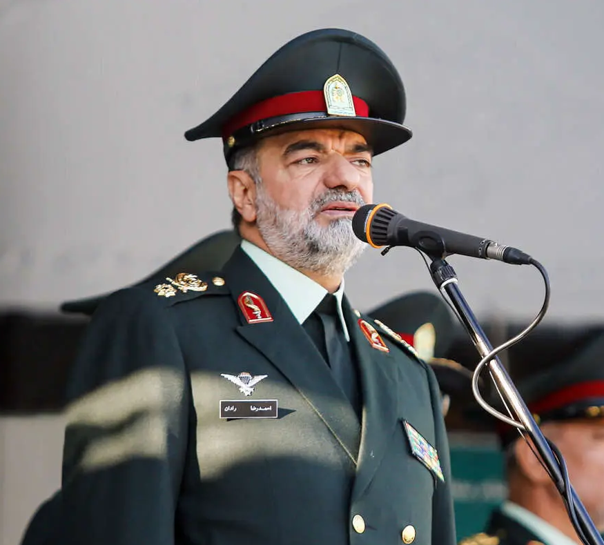 القائد العام لقوى الأمن في إيران يدعو لـ"عدم التوقف أمام العقوبات"