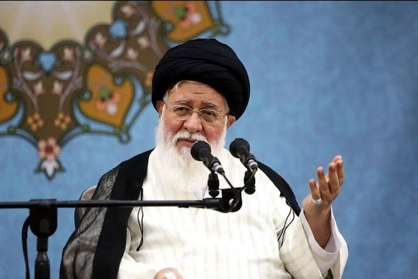 نماینده خامنهای در خراسان رضوی: شب یلدا نباید در مراکز بیبندوباری سپری شود