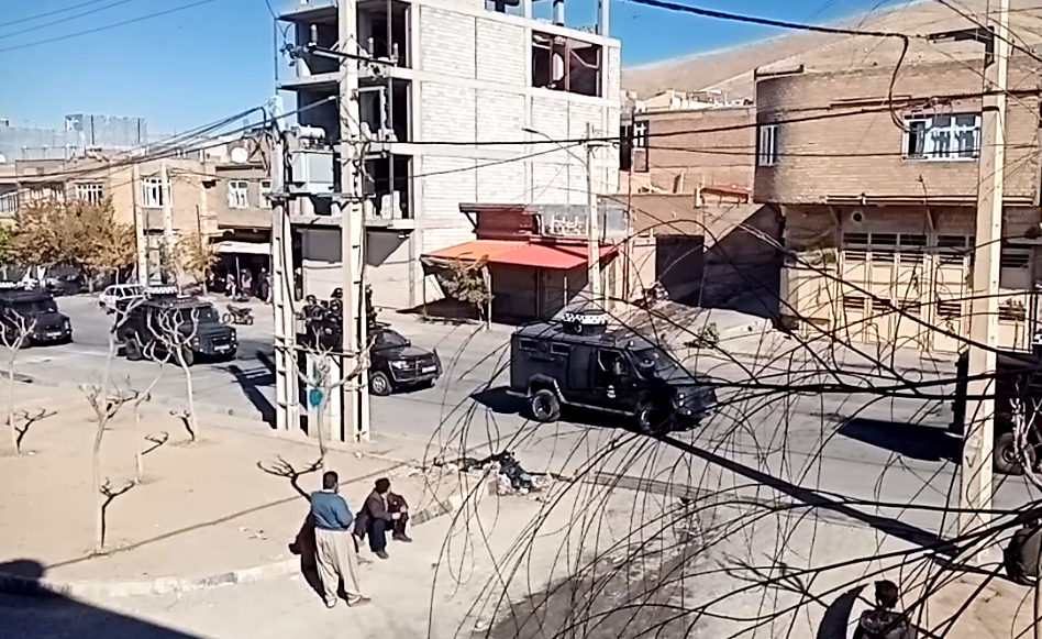 Antiriot vehicles in the city of Mahabad (November 20, 2022)