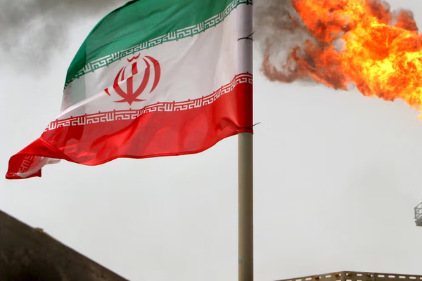 وزير الخارجية الفرنسي يحذر إيران من "نفاد الوقت"