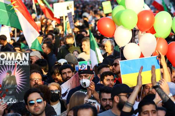 Politicians Call For Reforms In Iran, Replacing Cabinet Members