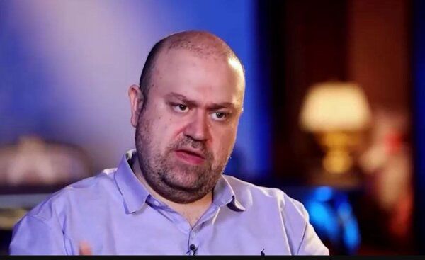 خانواده دانشمند هسته‌ای اعدام شده: روزبه وادی پس از تهدید به شکنجه مادرش اعتراف کرد