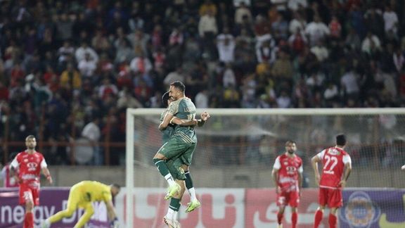 شمسآذر ۳-۲ پرسپولیس؛ مهدی رحمتی، پرسپولیس را از کورس قهرمانی دور کرد