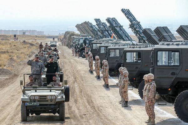 إيران تجدد مزاعمها: توقيع عقد شراء طائرات "سوخوي 35" وأسلحة أخرى من روسيا