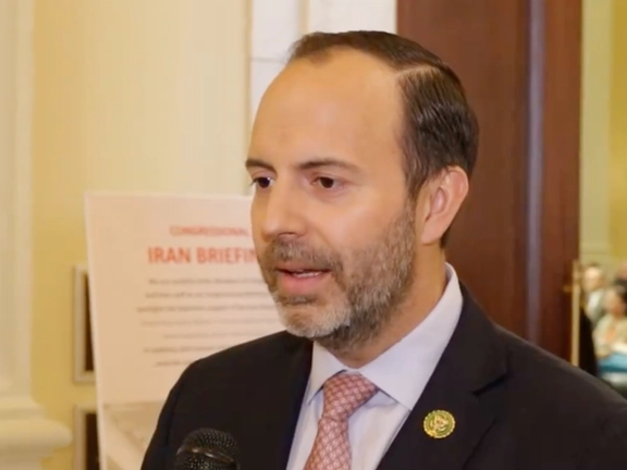 گودن، عضو مجلس نمایندگان آمریکا: مردم ایران باید به فشارها علیه جمهوری اسلامی ادامه دهند