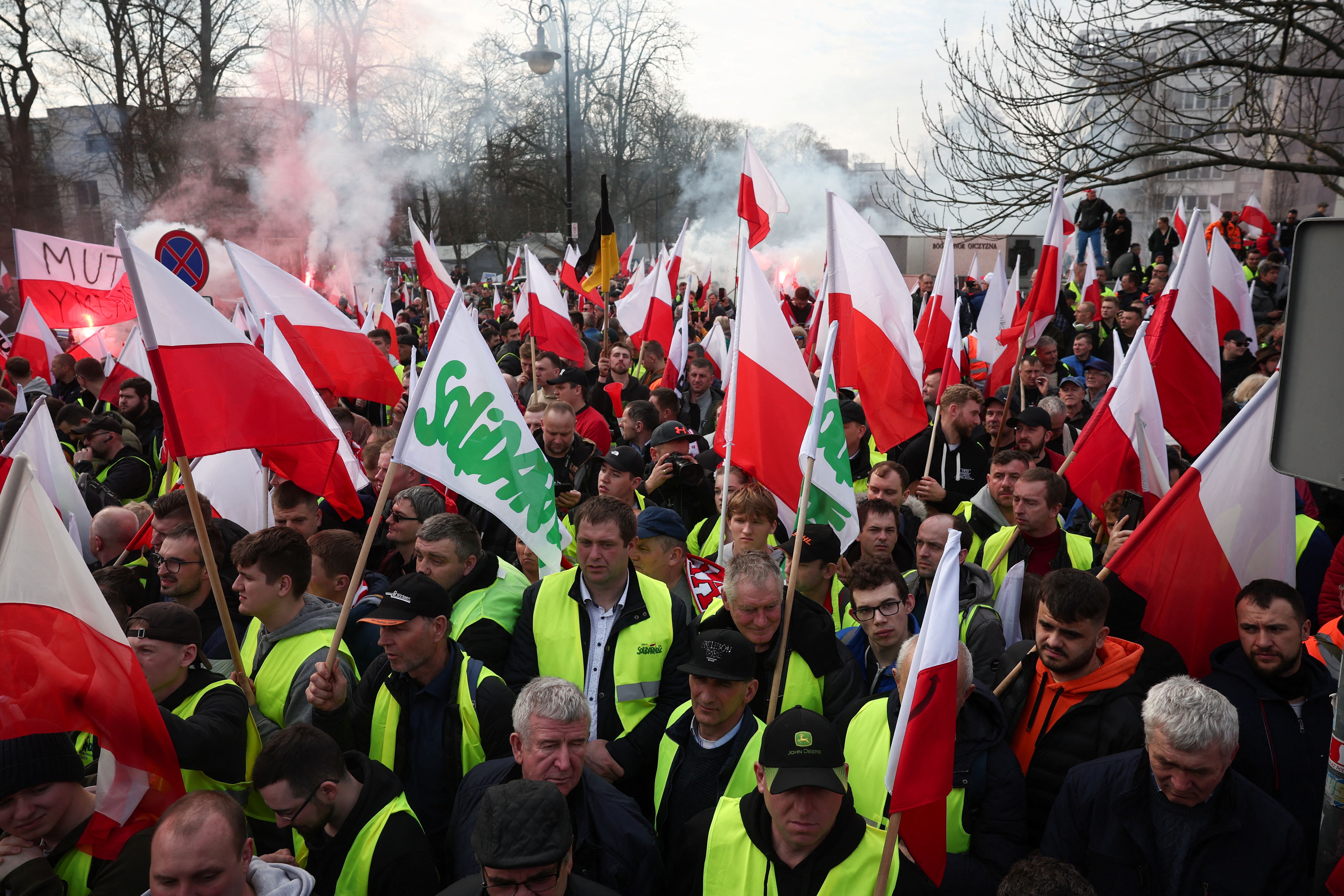 تظاهرات گسترده کشاورزان در لهستان در اعتراض به سیاست‌های کشاورزی اتحادیه اروپا