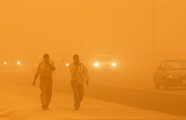 طوفان گردوغبار ۳۵۰ نفر را در سیستان و بلوچستان روانه بیمارستان کرد، استان مرکزی تعطیل شد