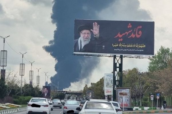 وسائل إعلام إيرانية: انفجارات عنيفة تهز محيط مطار مشهد صباح الخميس