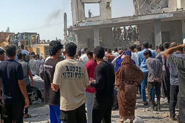 یک مقام اسرائیلی میگوید حمله به مدرسهای در میناب «خطای موشکی ایران» بود