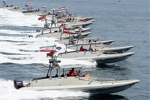 هل تستطيع إيران أن تُعرّض حرية الملاحة في مضيق هرمز للخطر؟