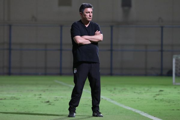 یک روز پیش از مراسم قرعهکشی جام جهانی، امیر قلعهنویی به آمریکا میرود