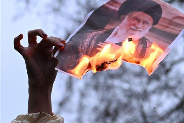 رییس سابق امآیسیکس بریتانیا: این پایان رژیم جمهوری اسلامی است