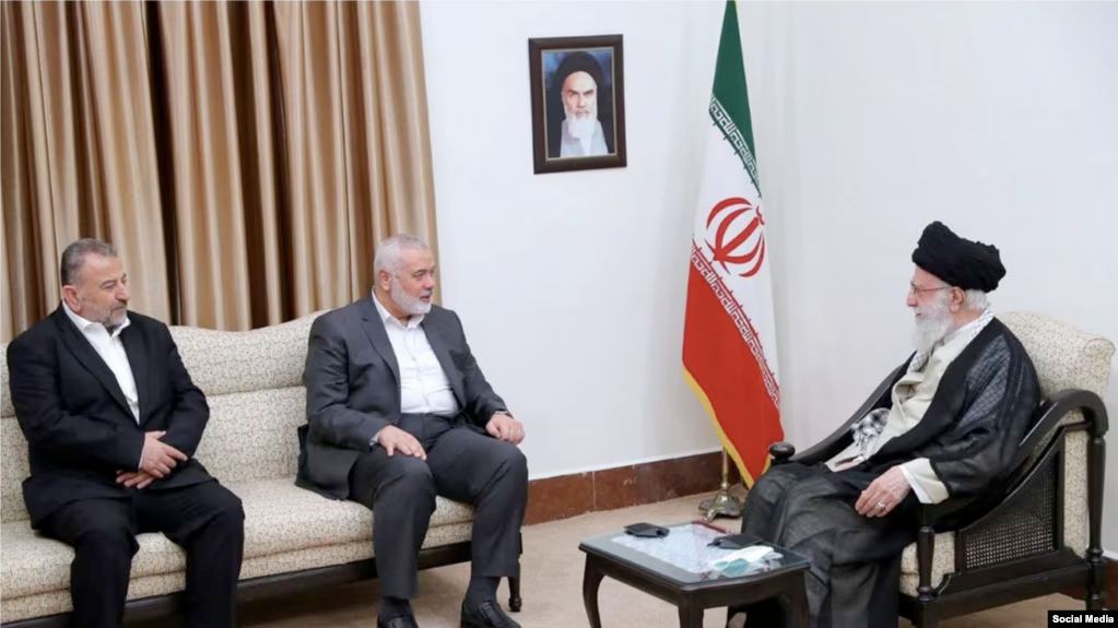 رویترز به نقل از سه منبع: خامنه‌ای به هنیه گفت ما از طرف شما وارد جنگ نخواهیم شد