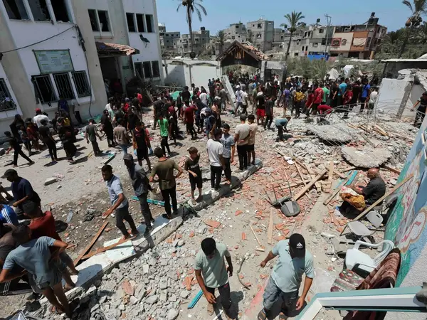 هم‌زمان با واکسیناسیون کودکان در غزه، ده‌ها تن در حملات اسرائیل کشته و زخمی شدند