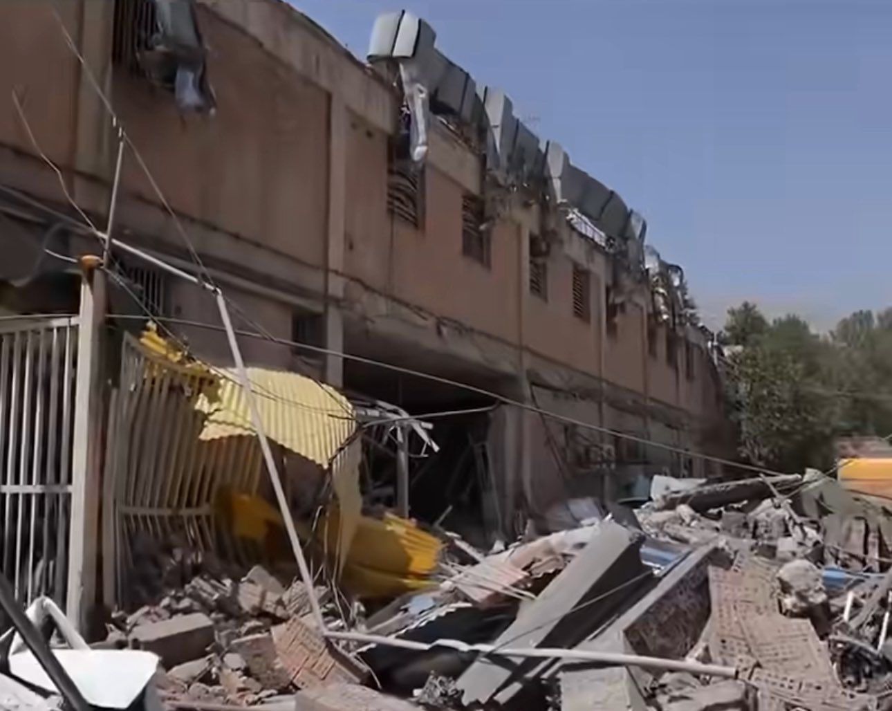 Nobel laureate raises alarm over Evin inmate transfers after Israeli strike