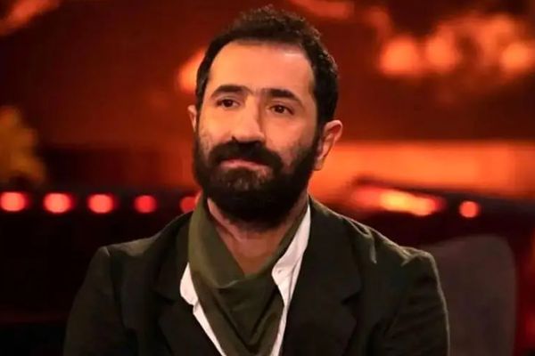 ایمان صفا به محمدحسین میثاقی: چرا وقتی ۱۲ سال صندلی نداشتی و سرپا بودی، در خانه ننشستی؟