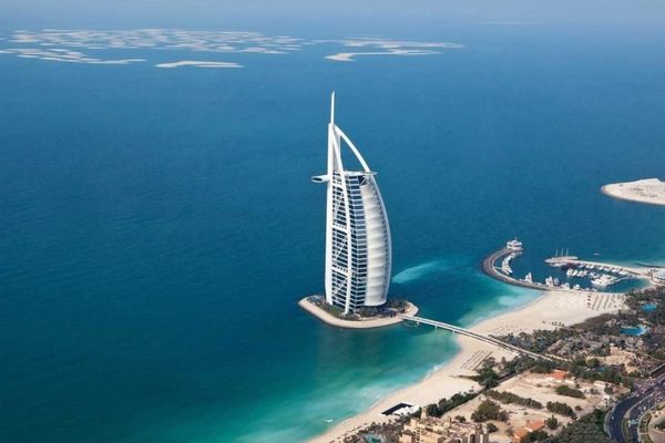 مقام پیشین وزارت نفت: برخی با پول نفت ما، در امارات متحده عربی رولزرویس سوار شدند