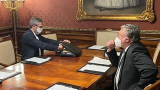 Pundits Say Iran Must Step Away From Russia To Get A Deal With West