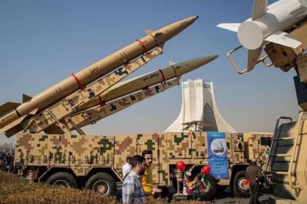 خبرگزاری آناتولی: جمهوری اسلامی دستکم ششهزار و ۴۱۳ موشک و پهپاد به کشورهای عربی شلیک کرد