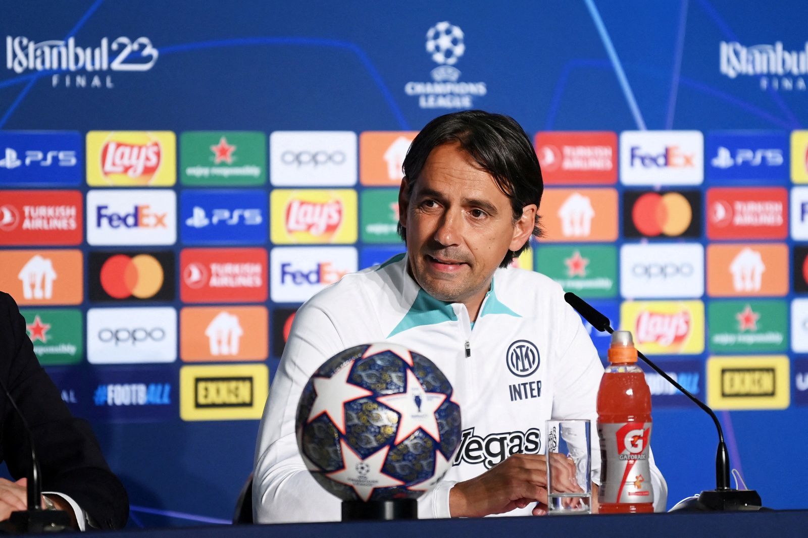 سیمونه اینزاگی: من‌سیتی قوی‌ترین تیم دنیاست، اما این بازی ۱۱ به ۱۱ است