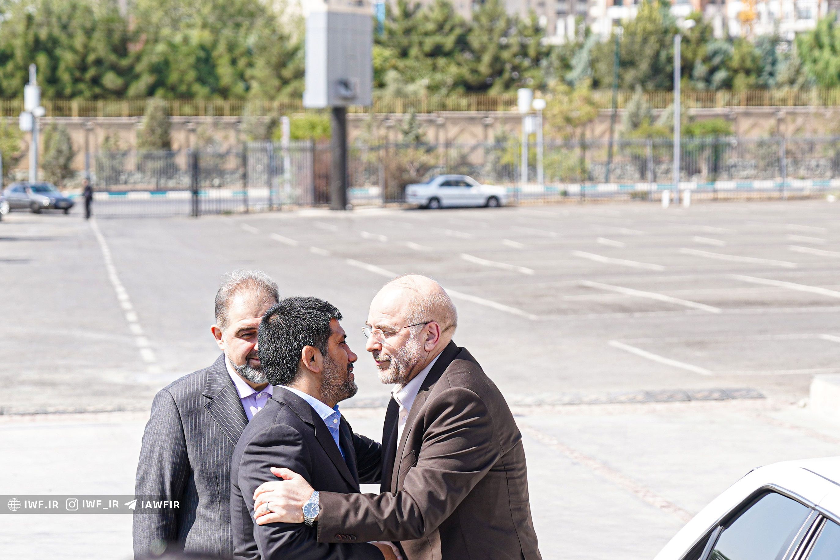 قالیباف با الگوسازی از علی دبیر: در ورزش و زمین چمن باید با «تفکر مسجدی» حرکت کنیم