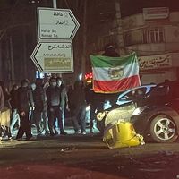 شیر و خورشید نماد مبارزه برای ایران در برابر جمهوری اسلامی است