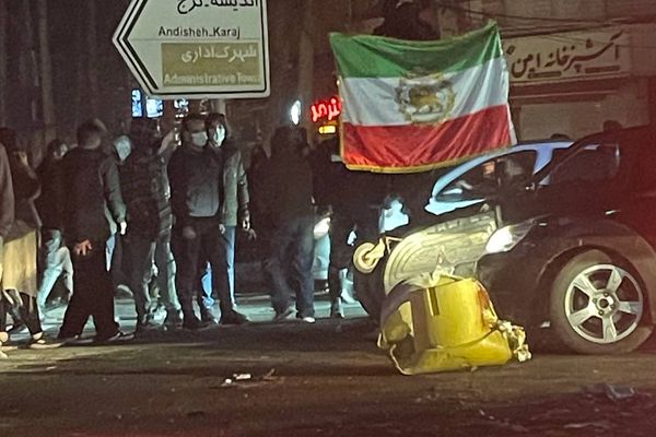 پیام مخاطب به ایران اینترنشنال: اعتراضات با وجود سرکوب هنوز پابرجاست