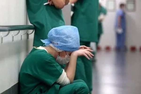 Iranian nurses face mass arrests as government cracks down on protests