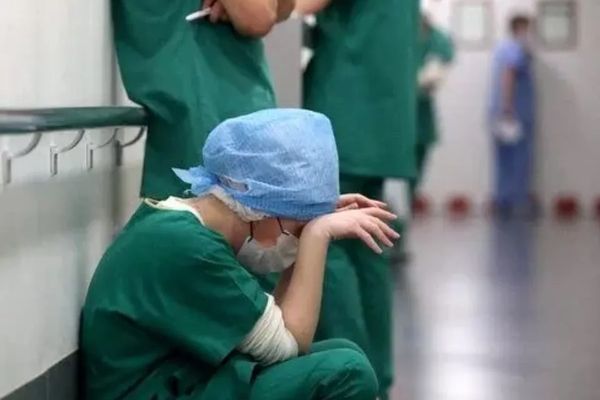 Iranian nurses face mass arrests as government cracks down on protests