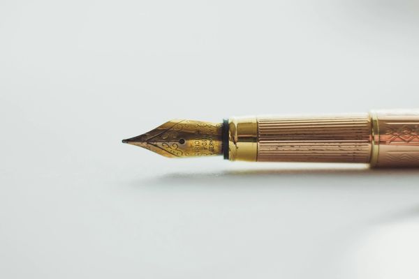 روز جهانی نویسندگان در بند؛ نوشتن جرم نیست